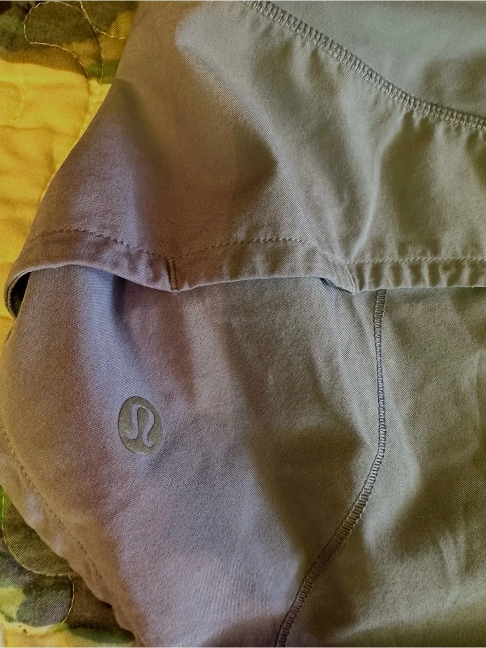 lululemon Women's Light Purple Gray Athletic Running Shorts Size 2 - Picture 3 of 6